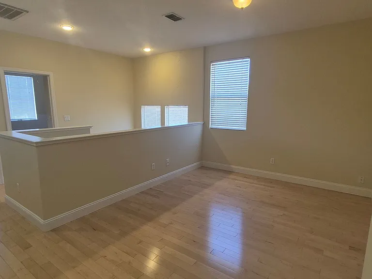5343 Dunlay Dr — Photo 18