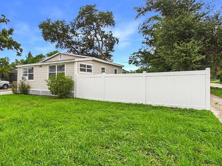 5001 Rena St — Photo 1