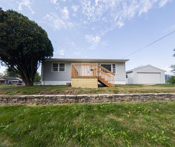 1430 E 27th St, Des Moines, IA, 50317