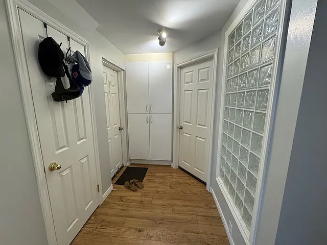 683 King St W #B — Photo 7