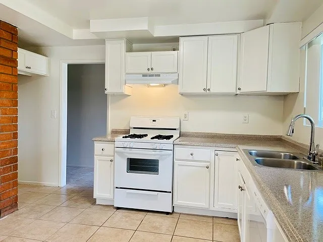 15631 Tustin Village Way #A3 — Photo 23