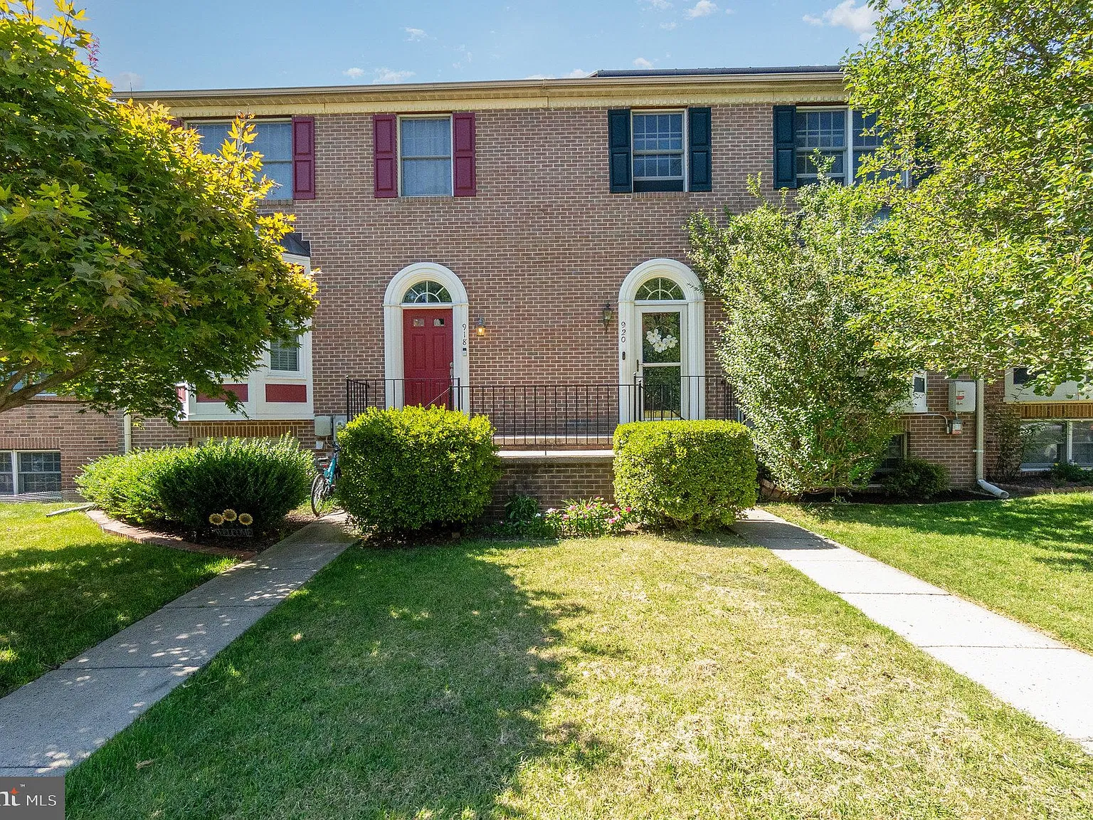 4 bed, 2.5 bath, 2238 sqft, $2,800 — Photo 1