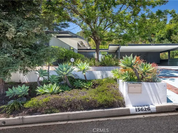 15626 Royal Ridge Rd, Sherman Oaks, CA 91403