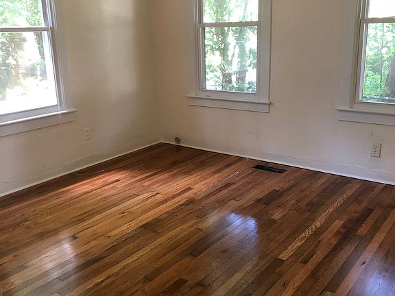 5th image of 638 W 10th Ave