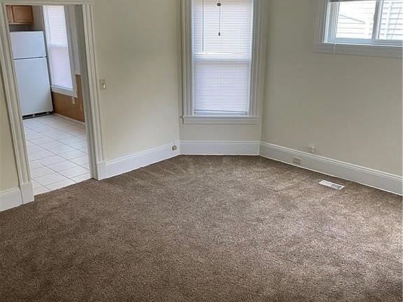 3rd image of 2044 W 100th St #D