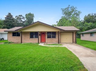 1106 Hampton Cir, Alvin, TX 77511