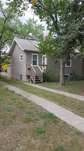 324 Cumberland Ave N Photo 1