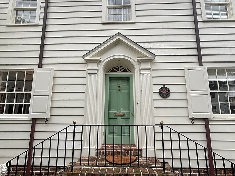 8 Ford Ct — Photo 1