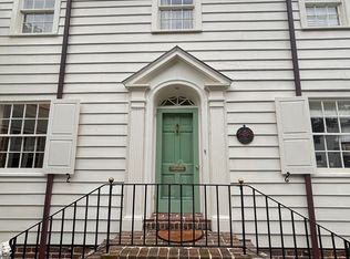 8 Ford Ct, Charleston, SC 29401