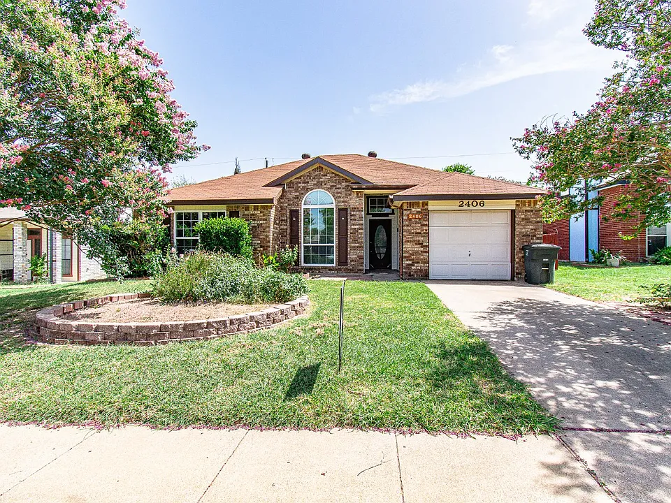 2406 Cactus Dr