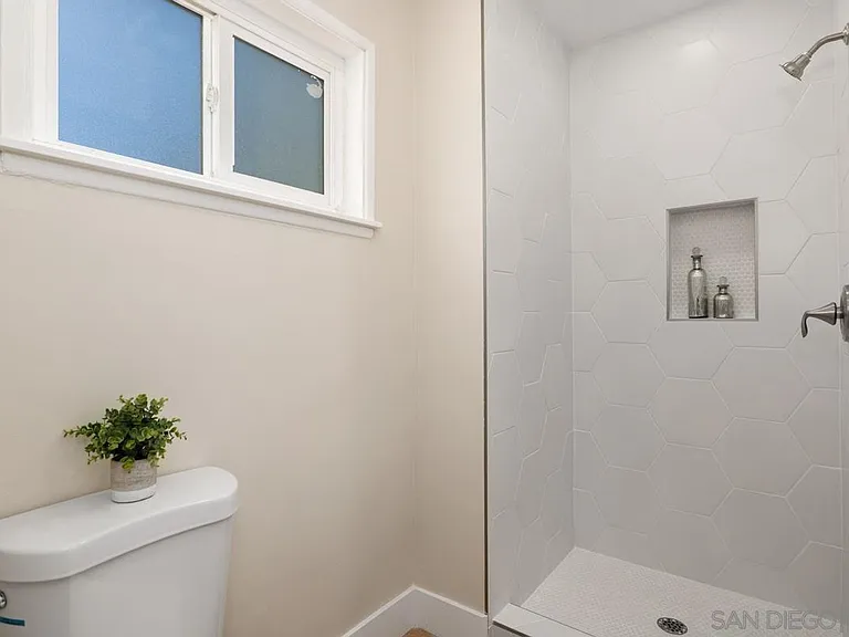 5051 Lenore Dr — Photo 20
