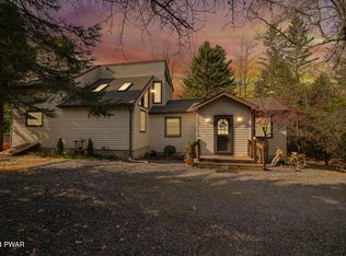 702 Minsi Trl E, Long Pond, PA 18334
