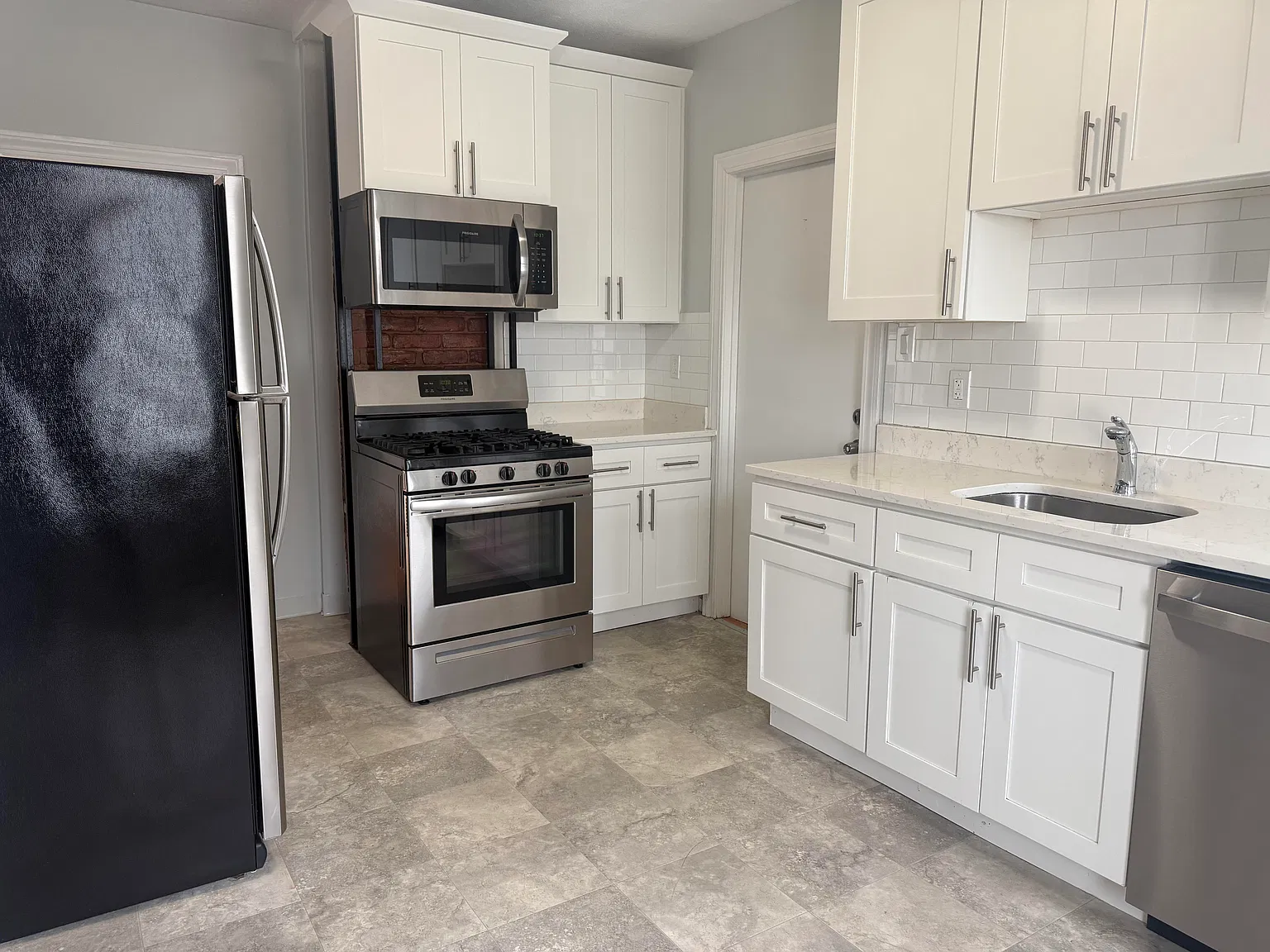 2 bed, 1000 sqft, $2,850 — Photo 1