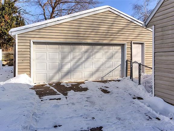 4th image of 3421 Ashwood Dr