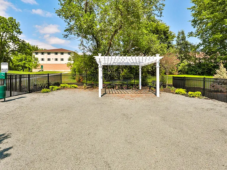 Horizons at Autumn Ridge - Senior — Photo 19
