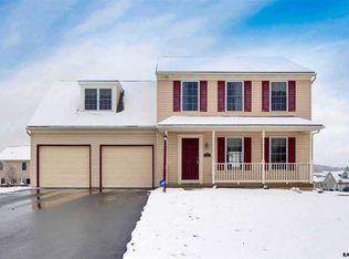 405 Pebble Beach Dr, Mount Wolf, PA 17347