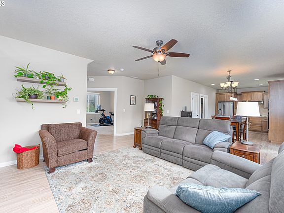 5th image of 10408 NE 153rd Pl