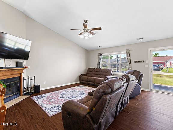5th image of 703 Covington Ct