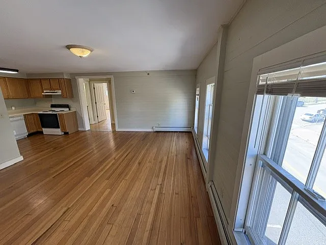 2 bed, $1,600 — Photo 4