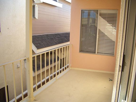 5th image of 135 7th St APT 2