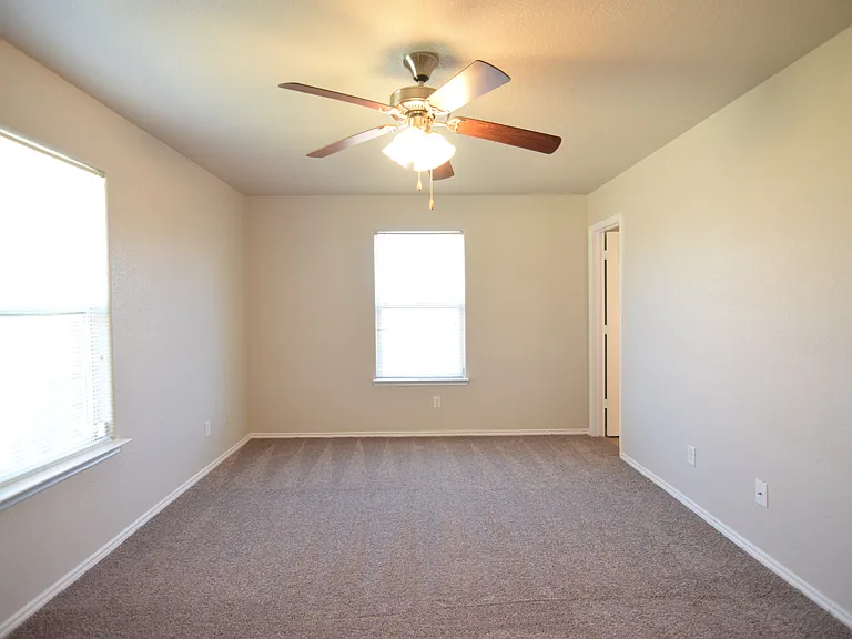 403 Constellation Dr — Photo 21