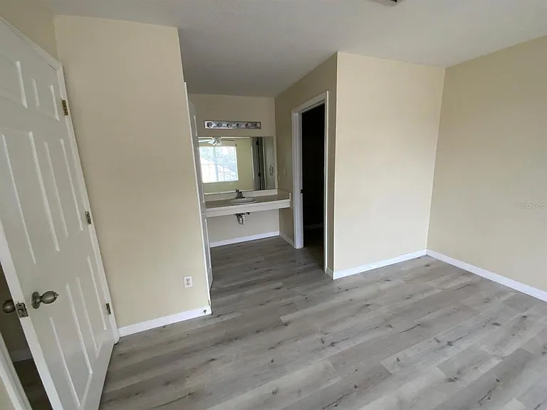 2327 Prime Cir #B — Photo 26