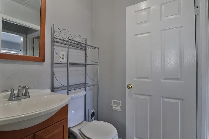 772 E San Bruno Ave — Photo 9