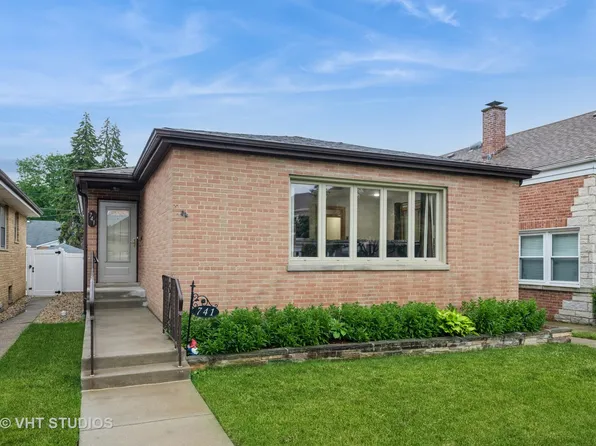 741 Manchester Ave, Westchester, IL 60154
