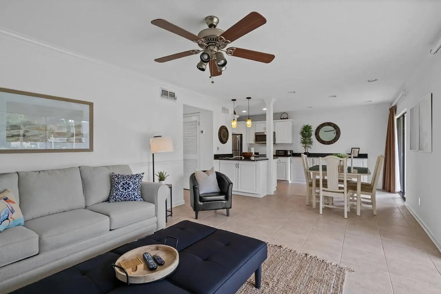 2 bed, 2.0 bath, 1108 sqft, $3,864 — Photo 2