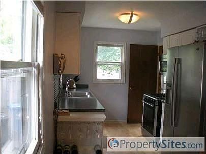 3rd image of 338 Abbie St SE