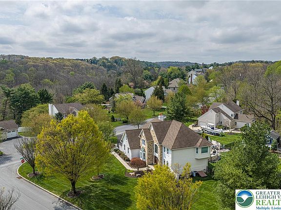 5th image of 7637 Longwood Dr