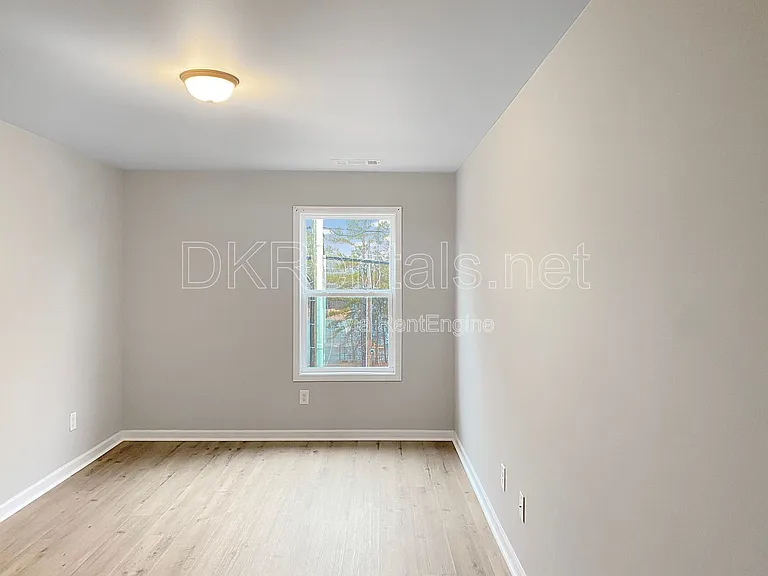 5108 Fox Den Rd — Photo 24