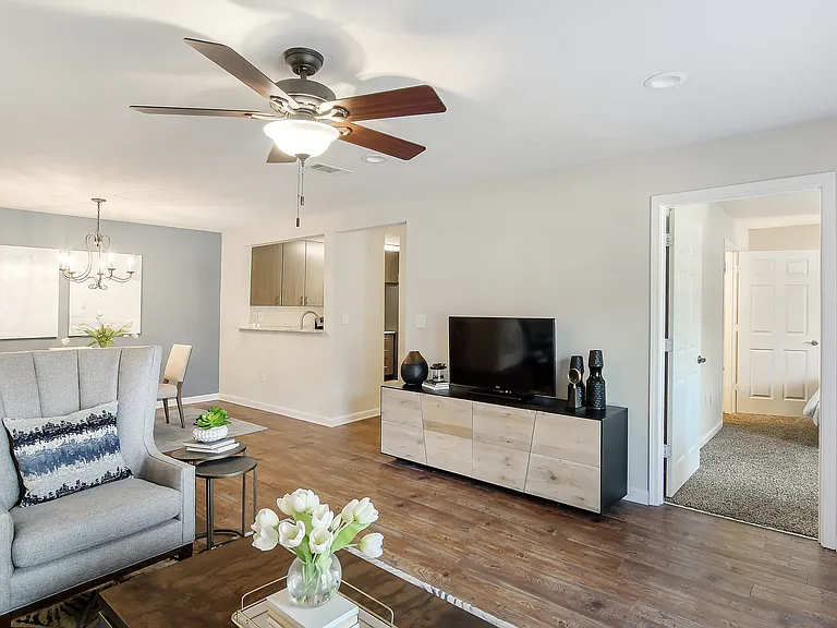 Bridgewater Apartment Homes — Photo 7