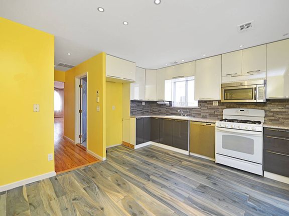 4th image of 561 Hunter Ave