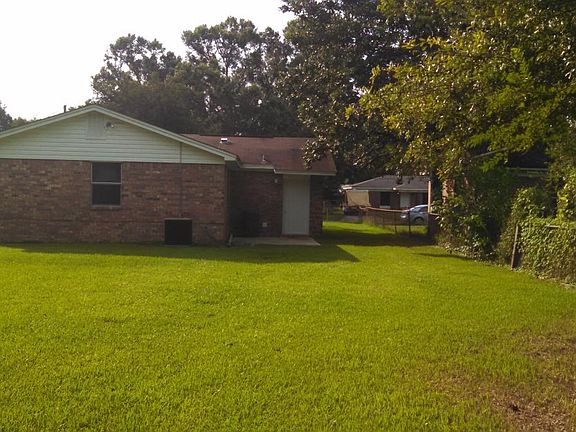 3rd image of 2019 Woodbury Dr