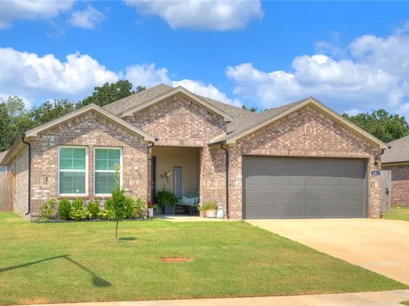 801 Buffalo Ave, Gentry, AR 72734