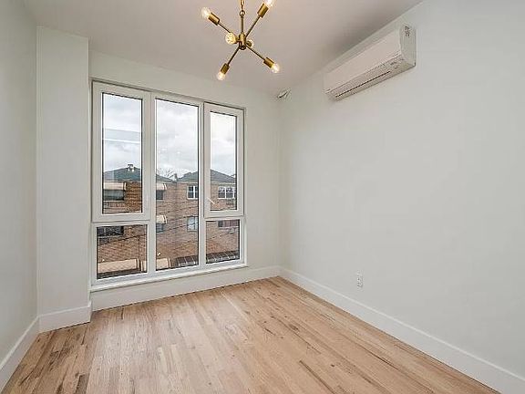 5th image of 3010 Barker Ave #5E