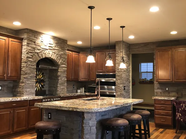 2266 Moss Pl, Erie, CO 80516