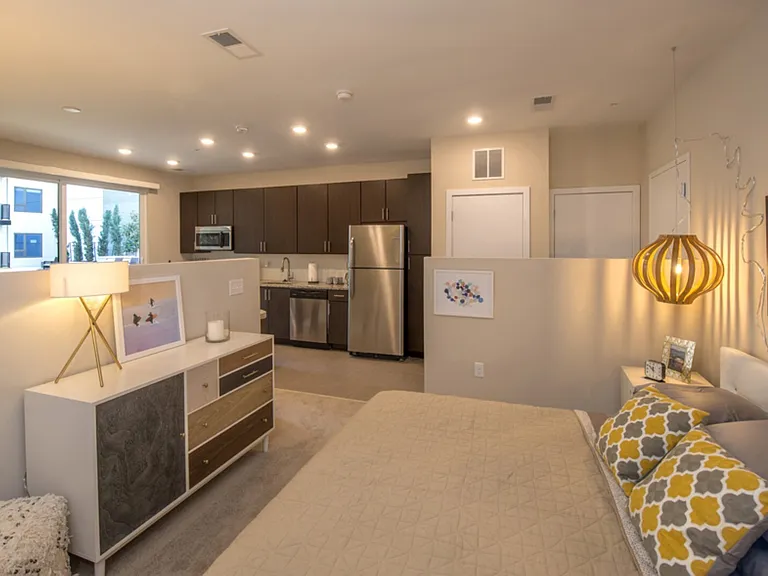 Encore 4505 at Town Center Apartments — Photo 4