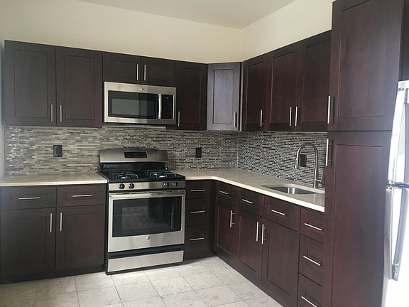 2nd image of 505 N 33rd St APT 4