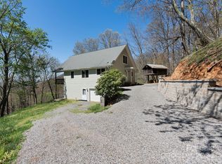 5 Autumn Ln, Clyde, NC 28721