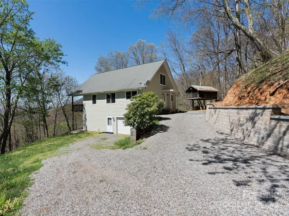 5 Autumn Ln, Clyde, NC 28721