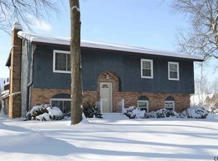 40 Christina Dr, Guilderland, NY 12084