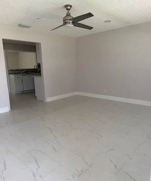 9448 Saddlebrook Dr — Photo 6