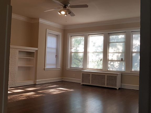 2nd image of 6033 N Rockwell St