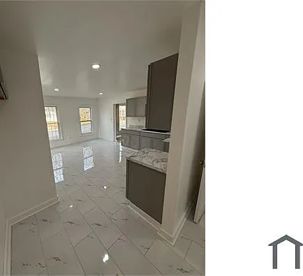 5 bed, 2500 sqft, $1,843 — Photo 4