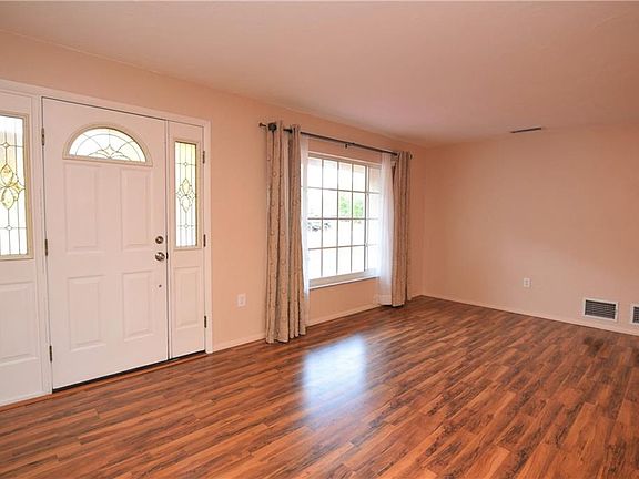 2nd image of 4514 Busti Dr