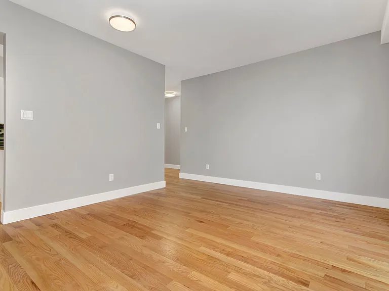 544 Gilmour St — Photo 19