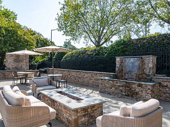 Outdoor Lounge