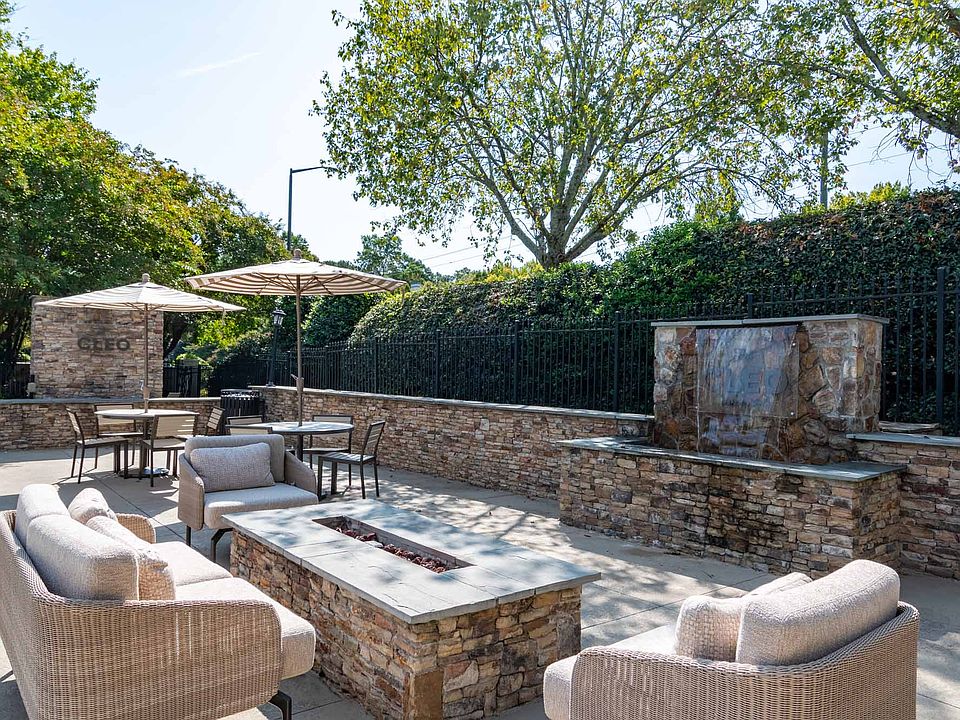 Outdoor Lounge
